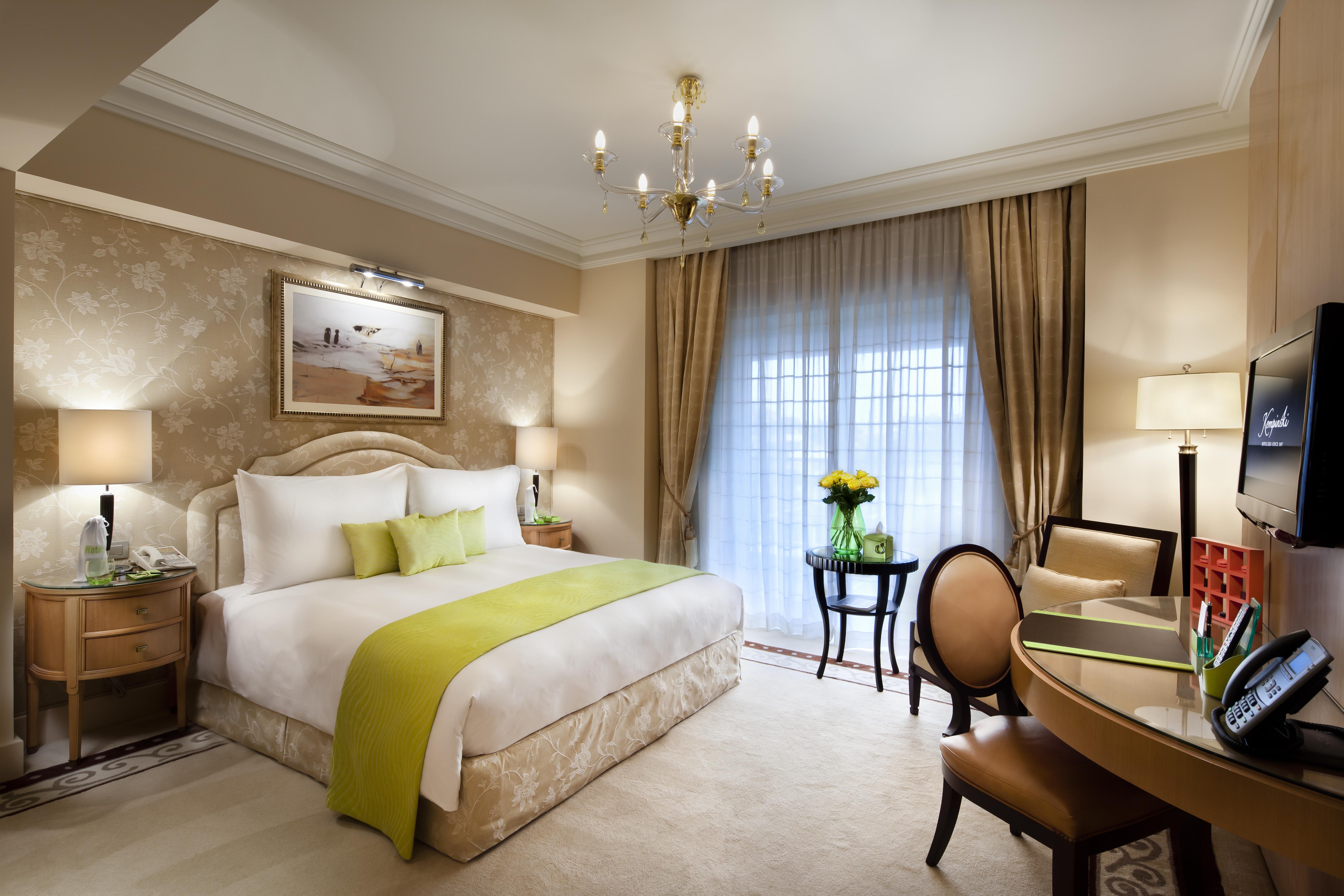 Kempinski Nile Hotel, Kaherah Bilik gambar A bedroom at the Four Seasons Hotel, Cairo
